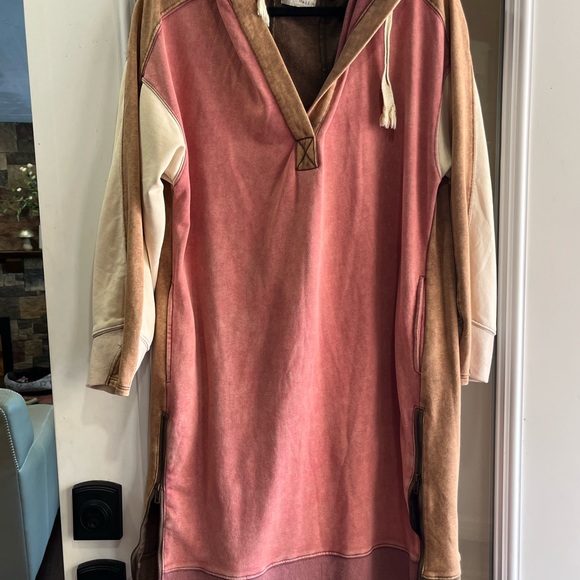 Oli & Hali Colorblock Hoodie Dress - Picture 2 of 4